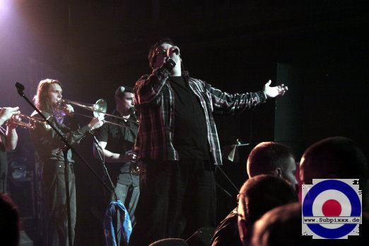 Buttermaker (D) mit den Tornados - Do The Ska - UT. Connewitz, Leipzig 30.Dezember 2011 (11).JPG